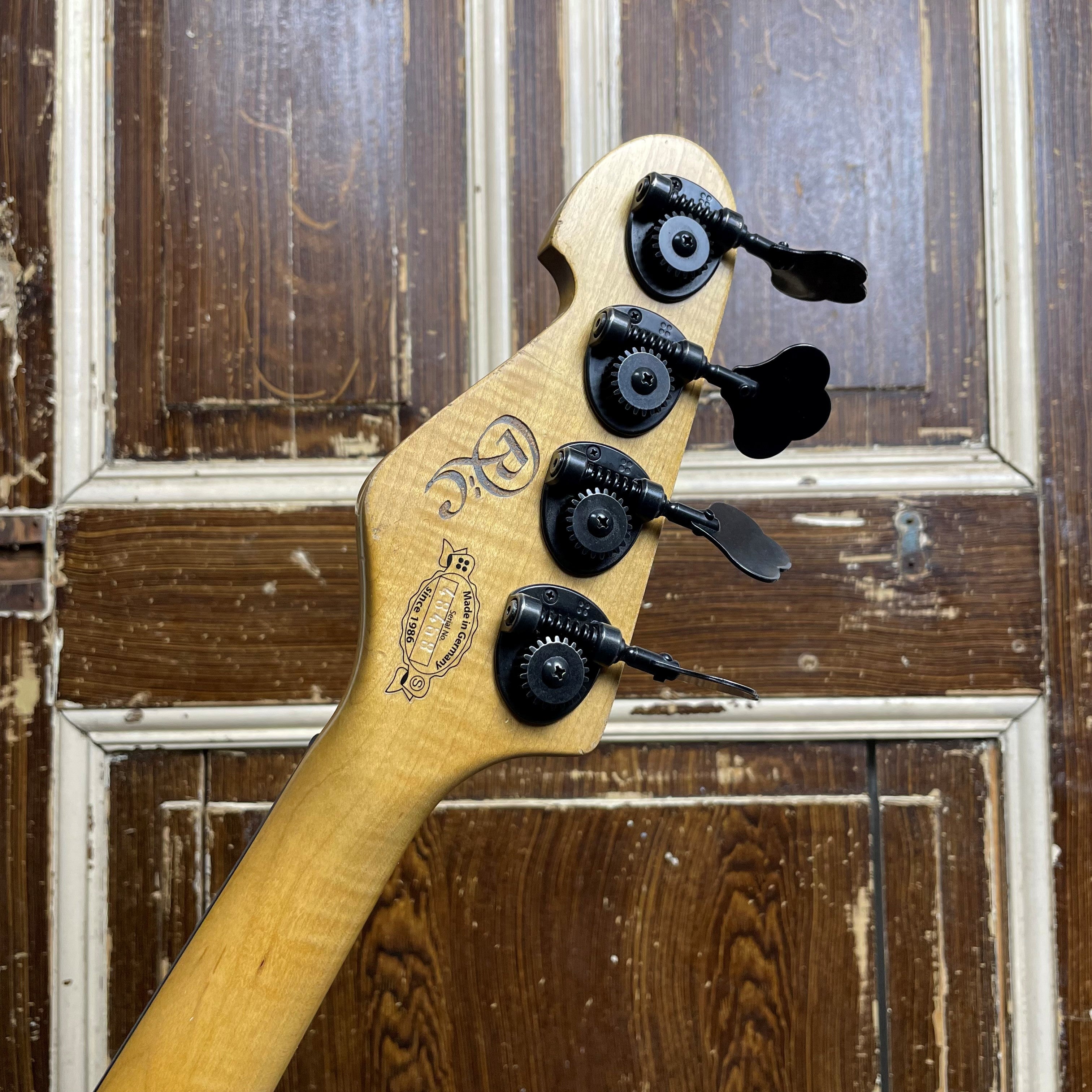 Sandberg California VM4 Oliver Riedel Signature Aged Basgitaar