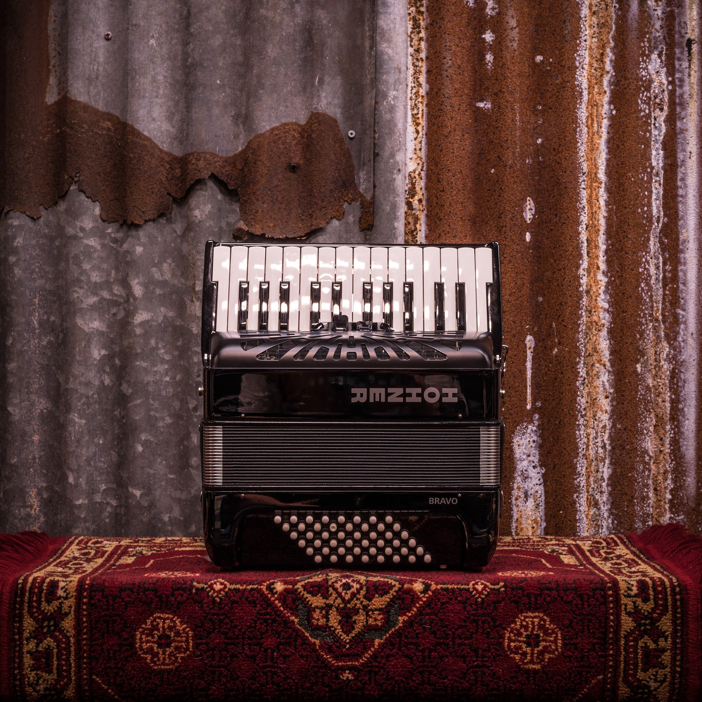 Hohner Bravo II 48 Silent Key Zwart