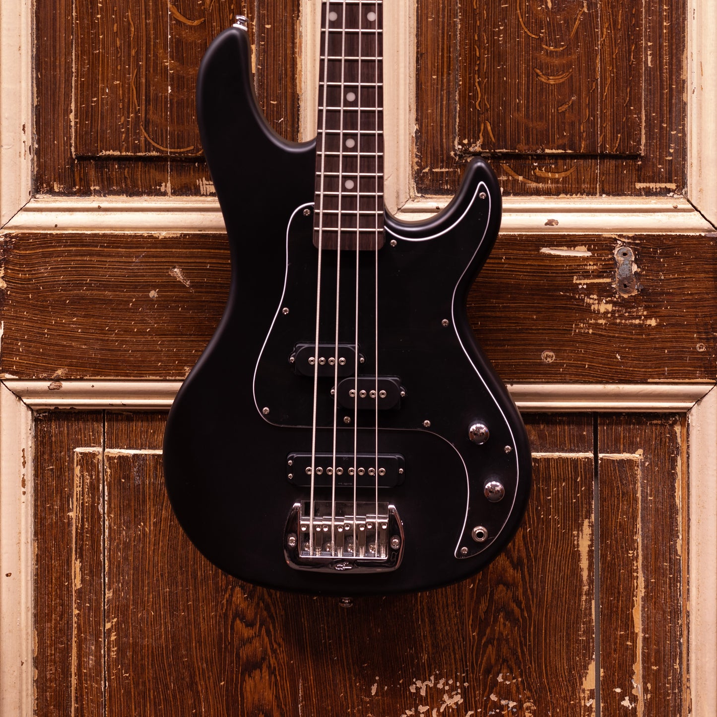 G&L Tribute SB2 JB Black Frost Basgitaar