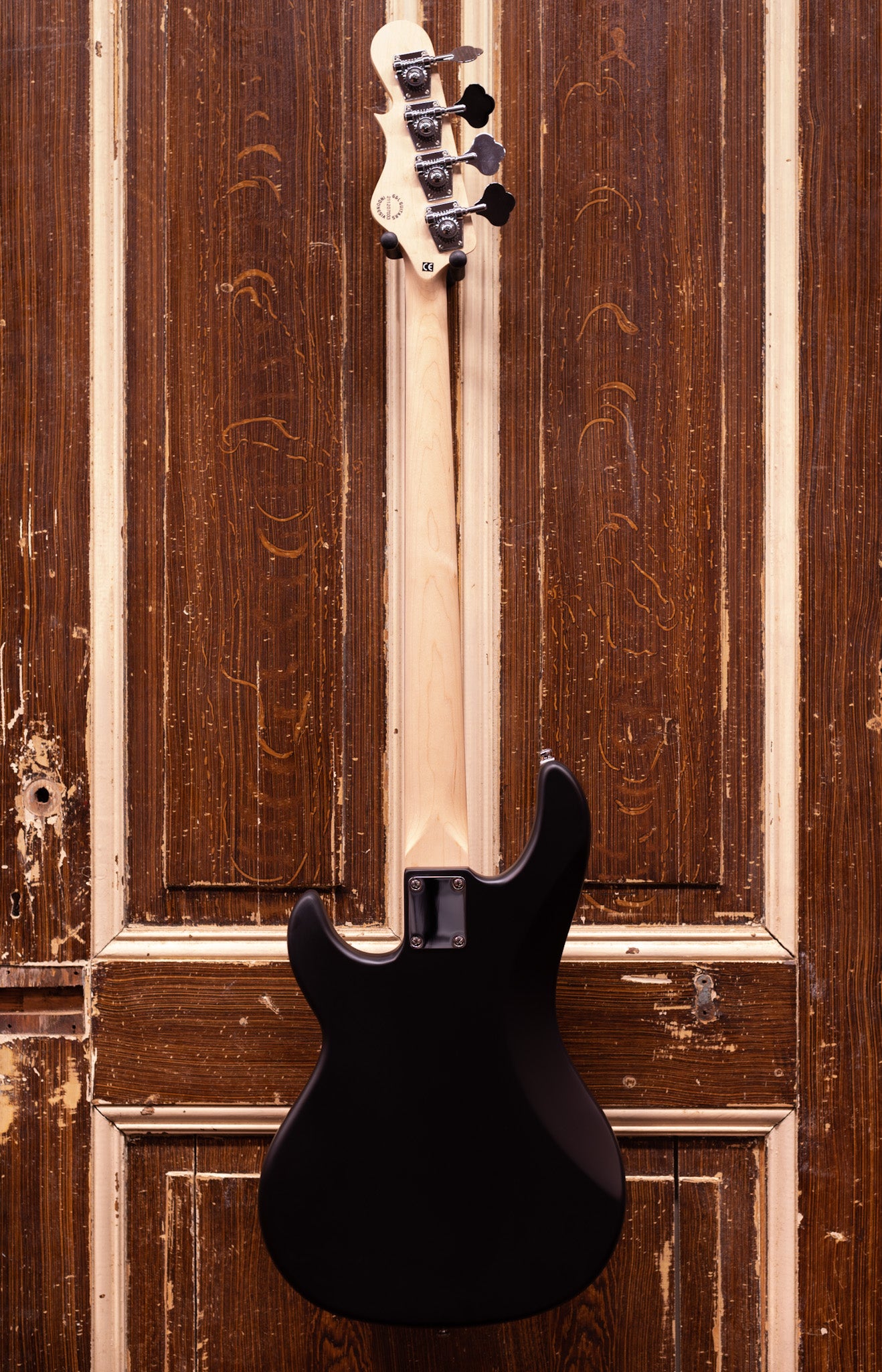 G&L Tribute SB2 JB Black Frost Basgitaar