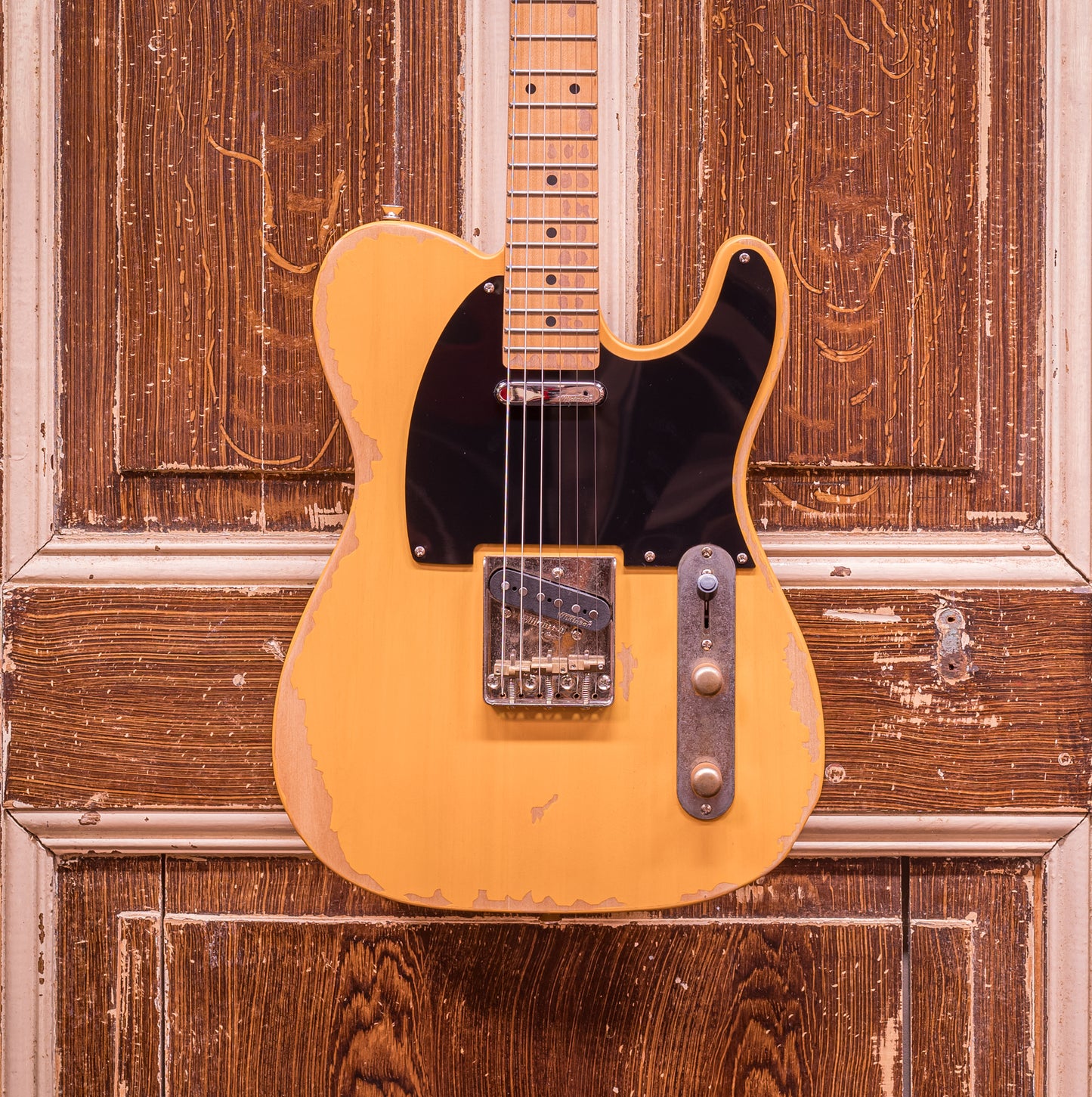 Vintage V52MRBS V52 Icon Distressed Butterscotch elektrische gitaar