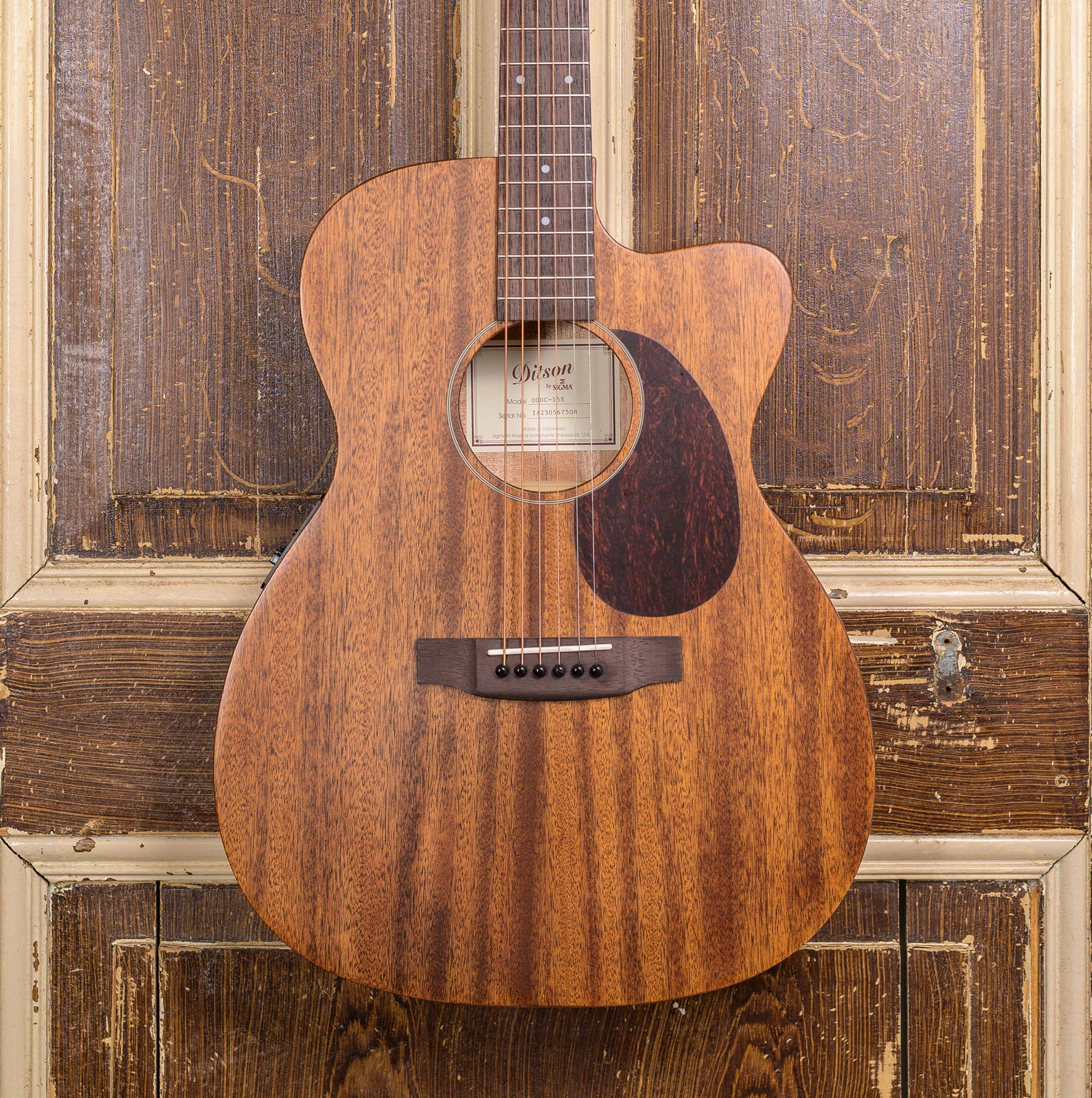 Ditson by Sigma 000C-15E, 15 series OM westerngitaar