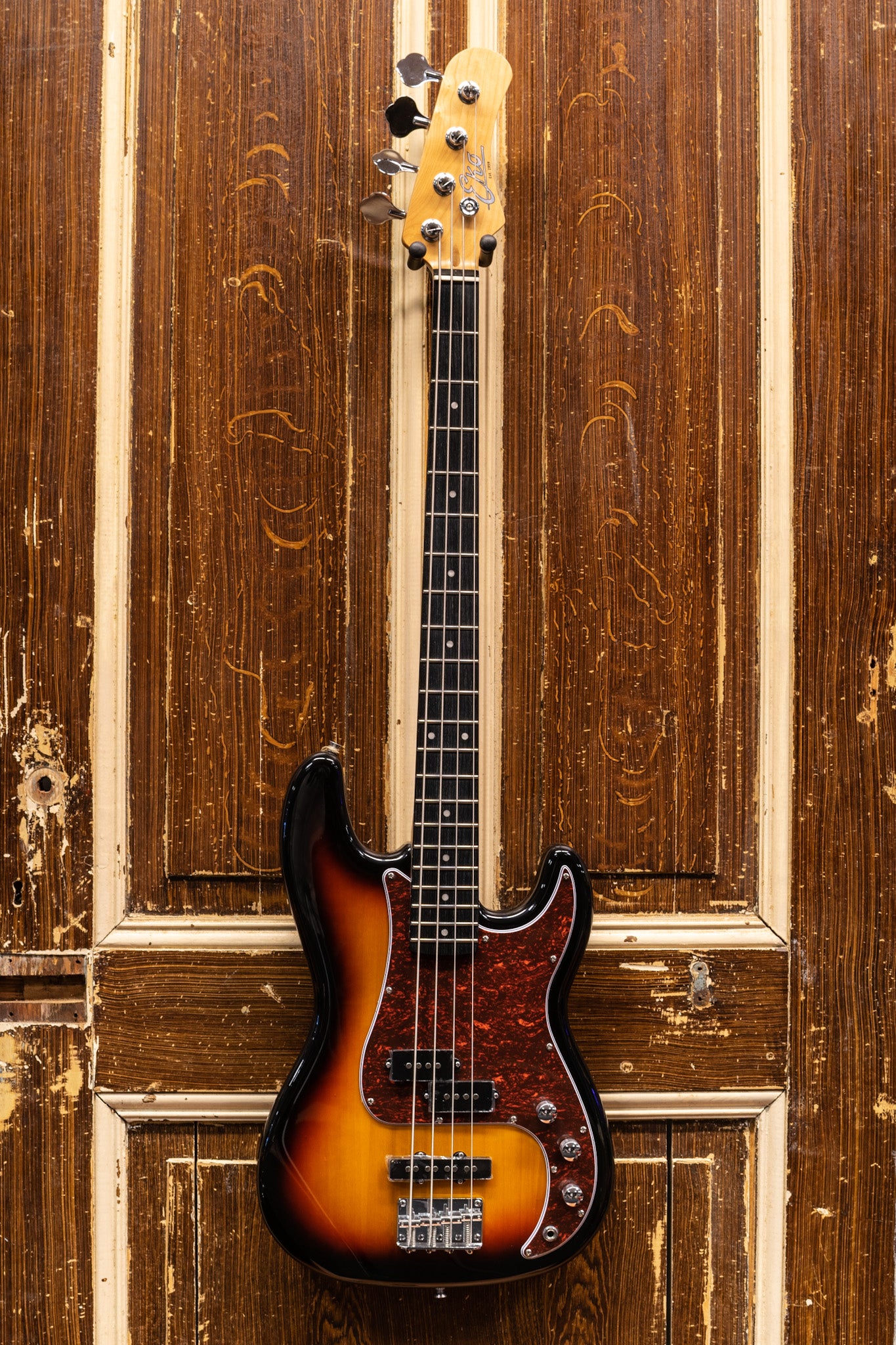 Eko VPJ280-SB Tribute Starter VPJ Bass Sunburst Basgitaar