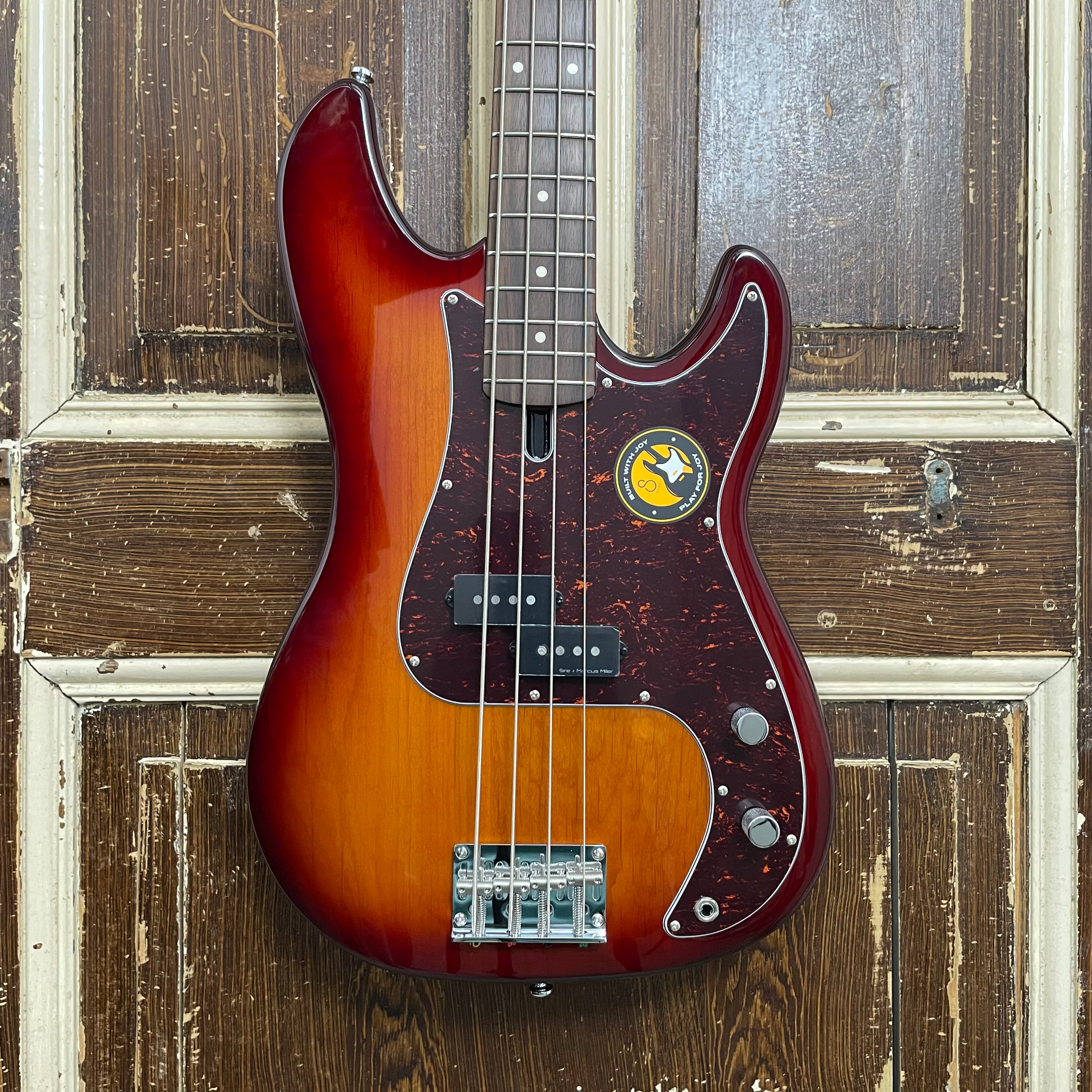 Sire Basses V3+ 4/TS Actieve Basgitaar