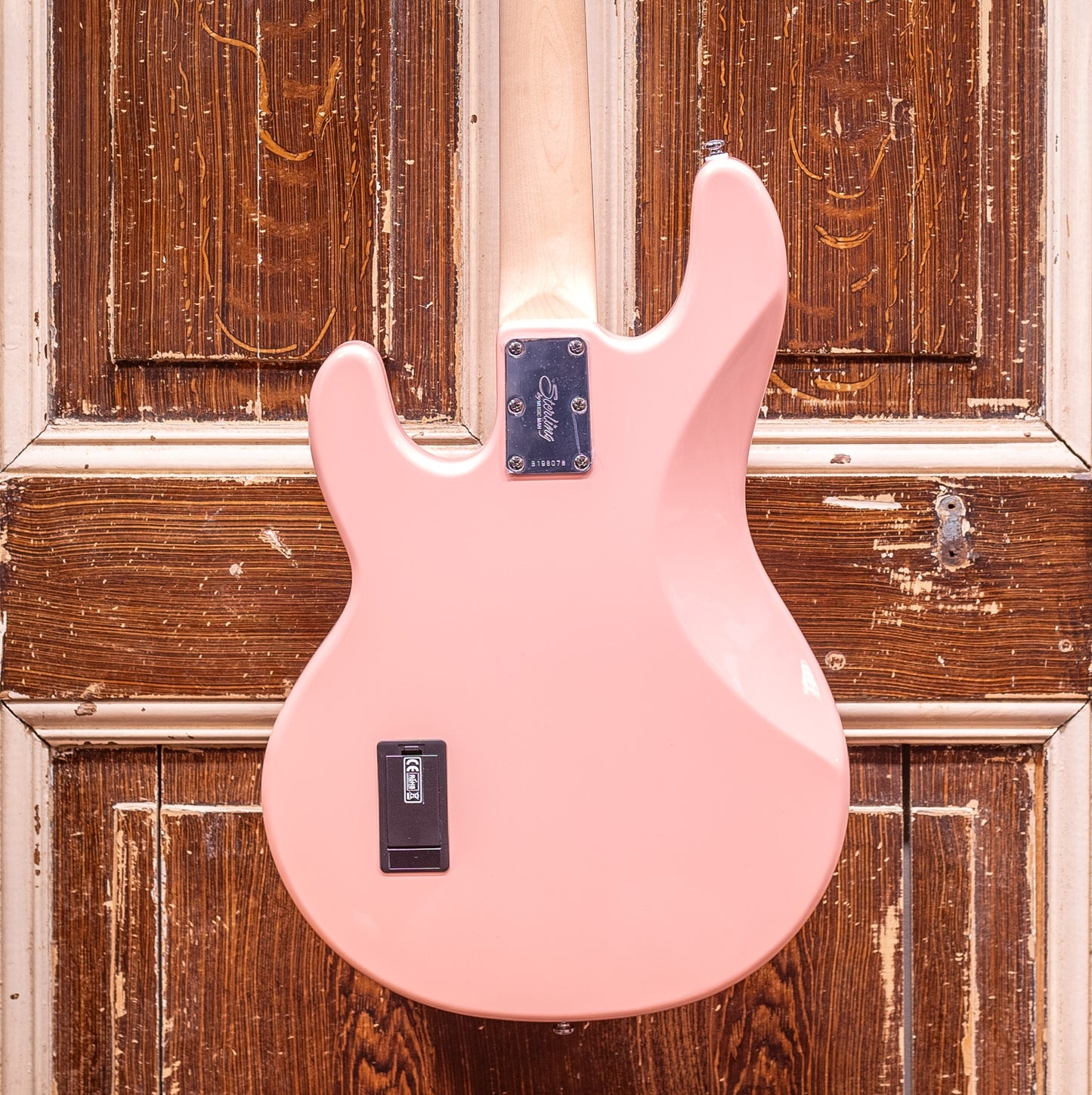 Sterling S.U.B. StingRay Ray4-PBP-J1 By Musicman Pueblo Pink Basgitaar
