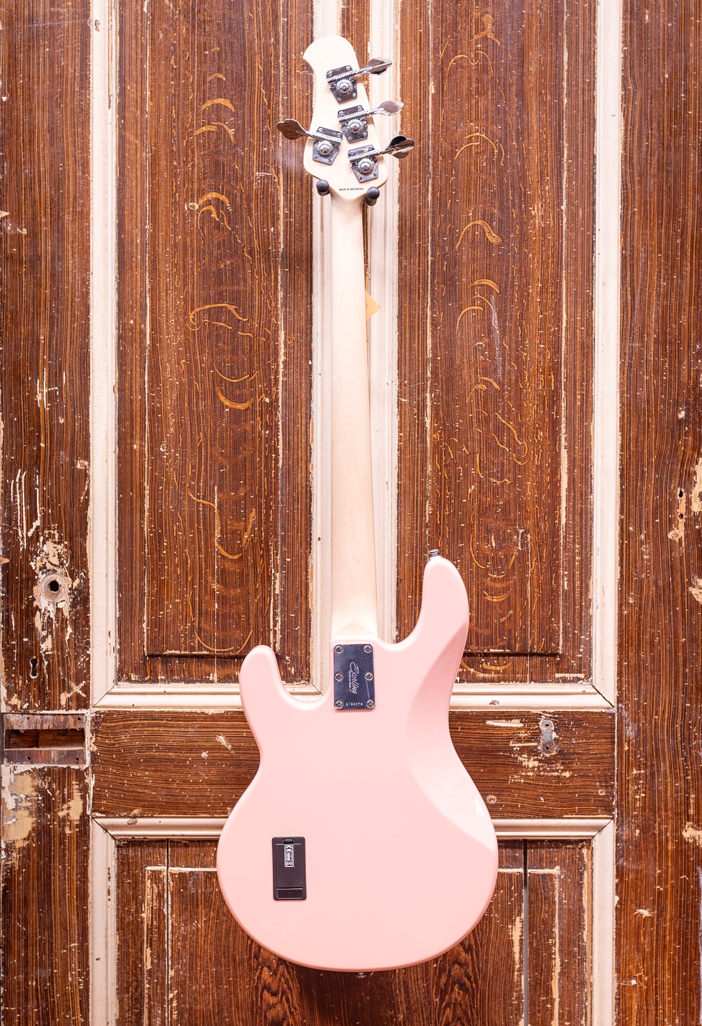 Sterling S.U.B. StingRay Ray4-PBP-J1 By Musicman Pueblo Pink Basgitaar