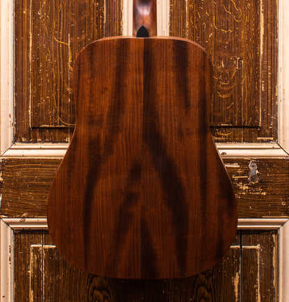 Ditson D-10, 10 series dreadnought westerngitaar