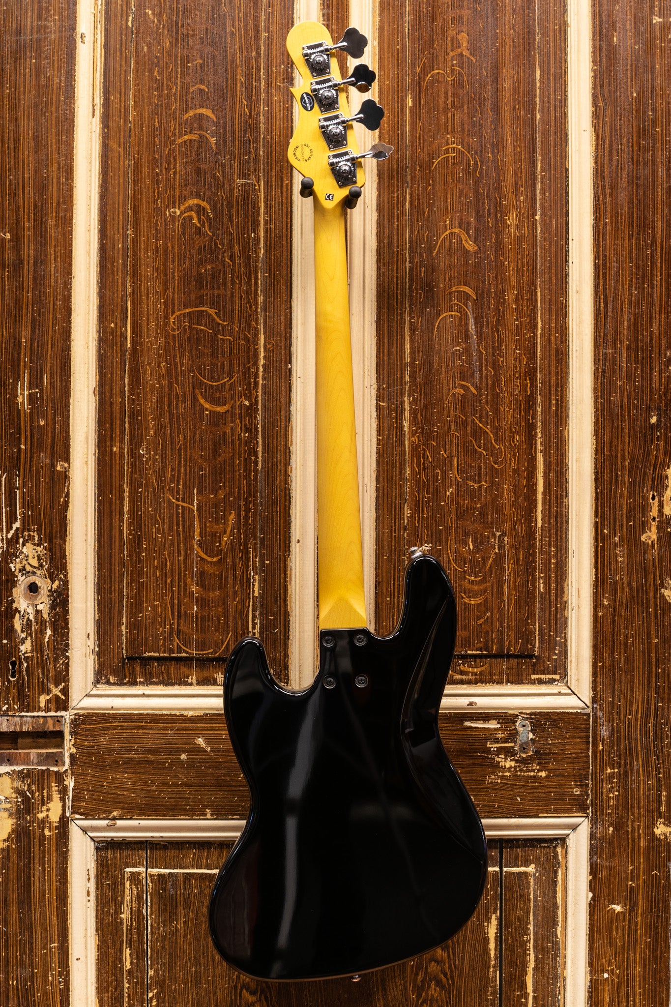 G&L Tribute JB 3 Tone Sunburst Basgitaar