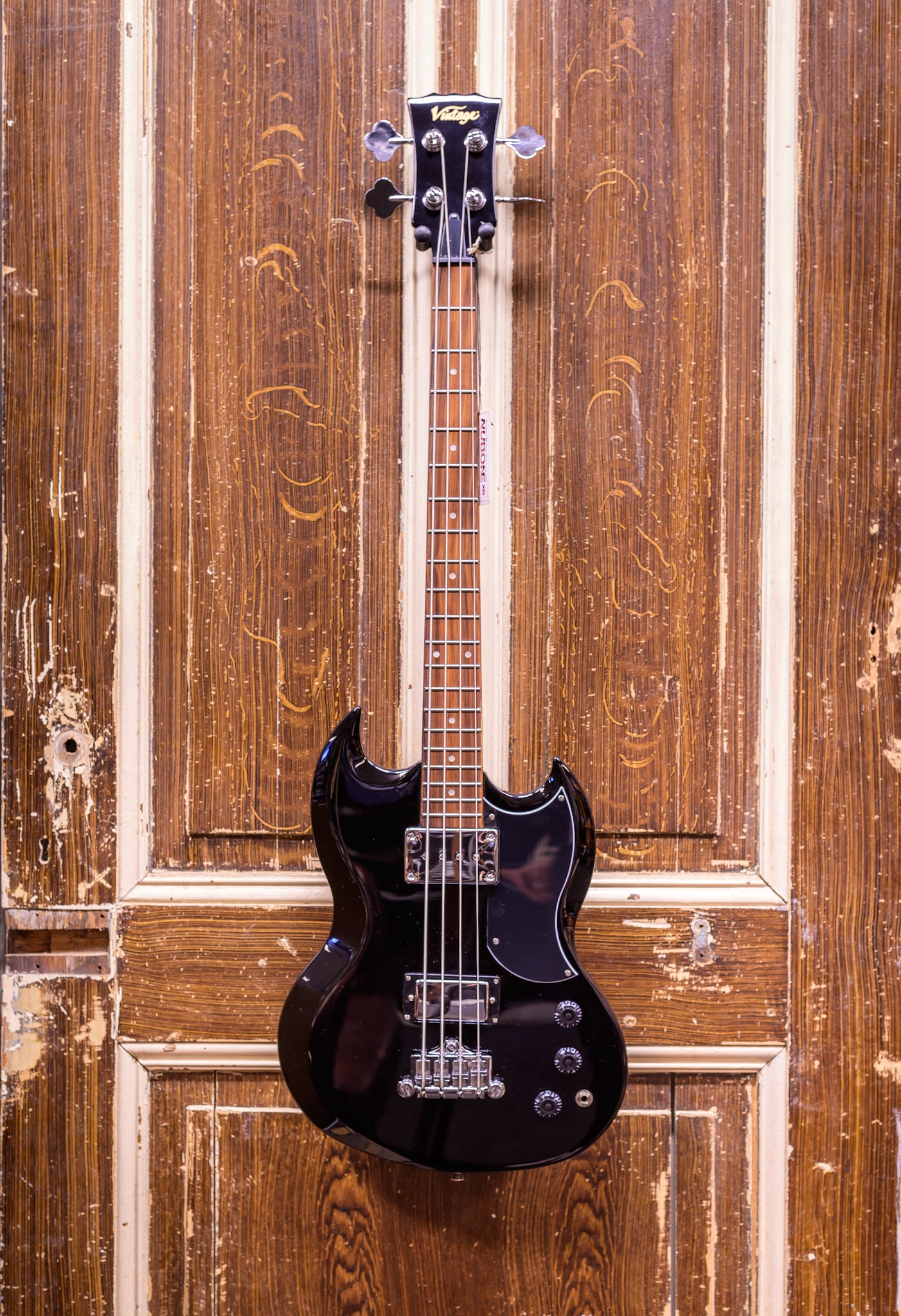 Vintage VS4BK ReIssued Boulevard Black basgitaar